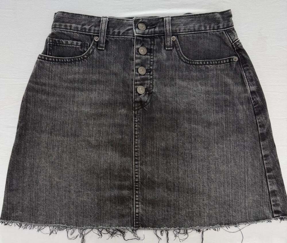 Y2K Uniqlo Denim Mini Skirt Size 6 Black Button Front Raw Hem 777